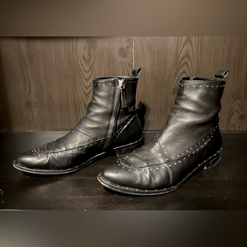Frēda Salvador `Flint’ Black Leather Studded Chelsea zip boot sz 9.5
